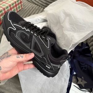 Size 43 Dior Sneakers B30